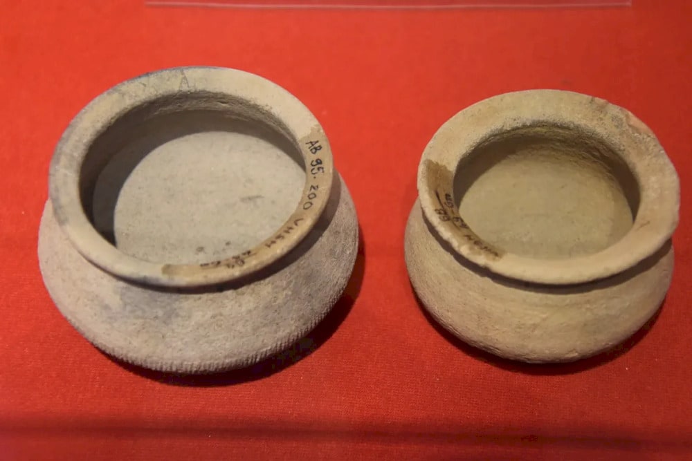 Archaeologists discovered pottery pans